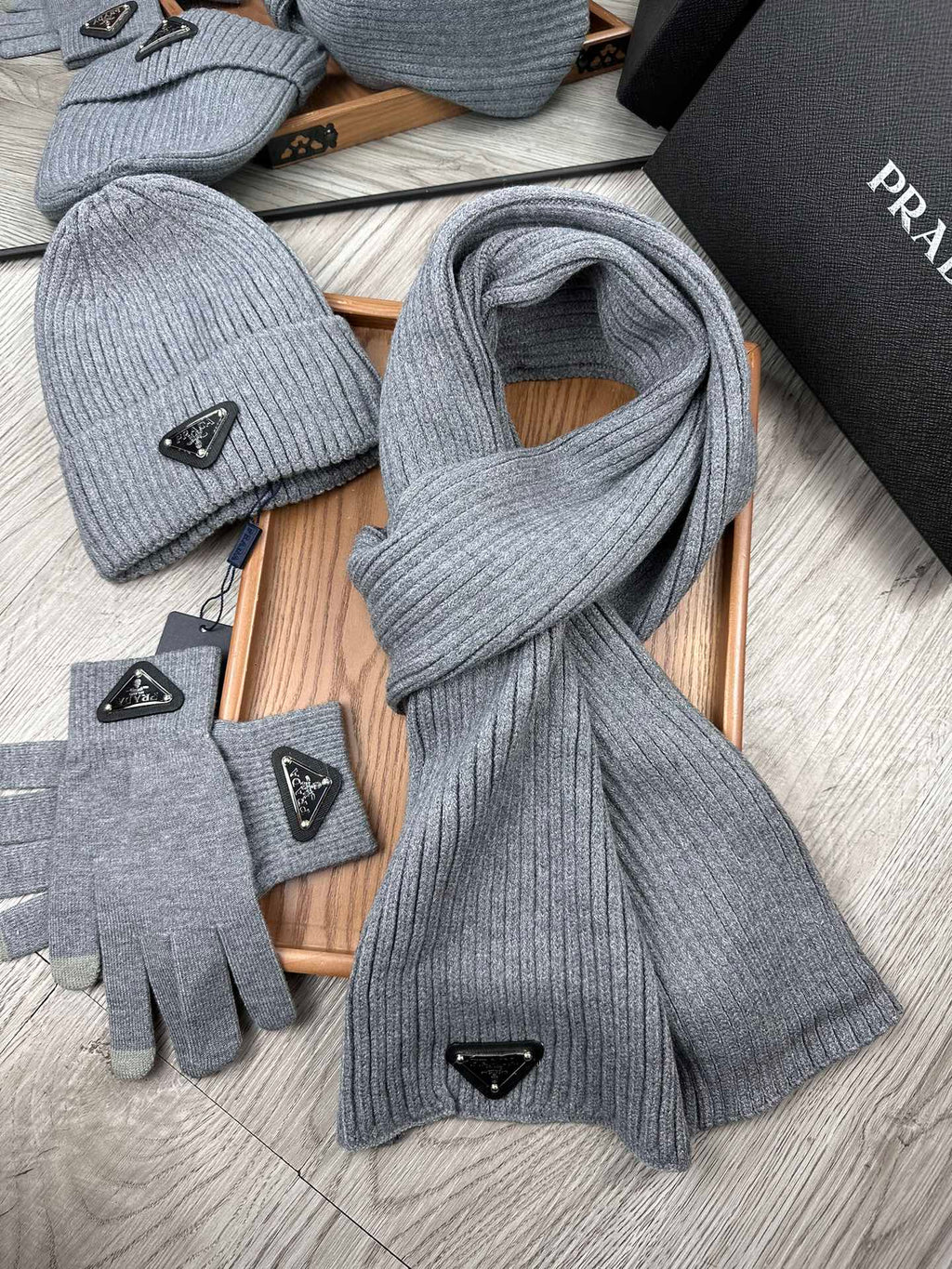 PRADA THREE-PIECES SET IN SMOKE GRAY WOOL AND ACRYLIC 406559