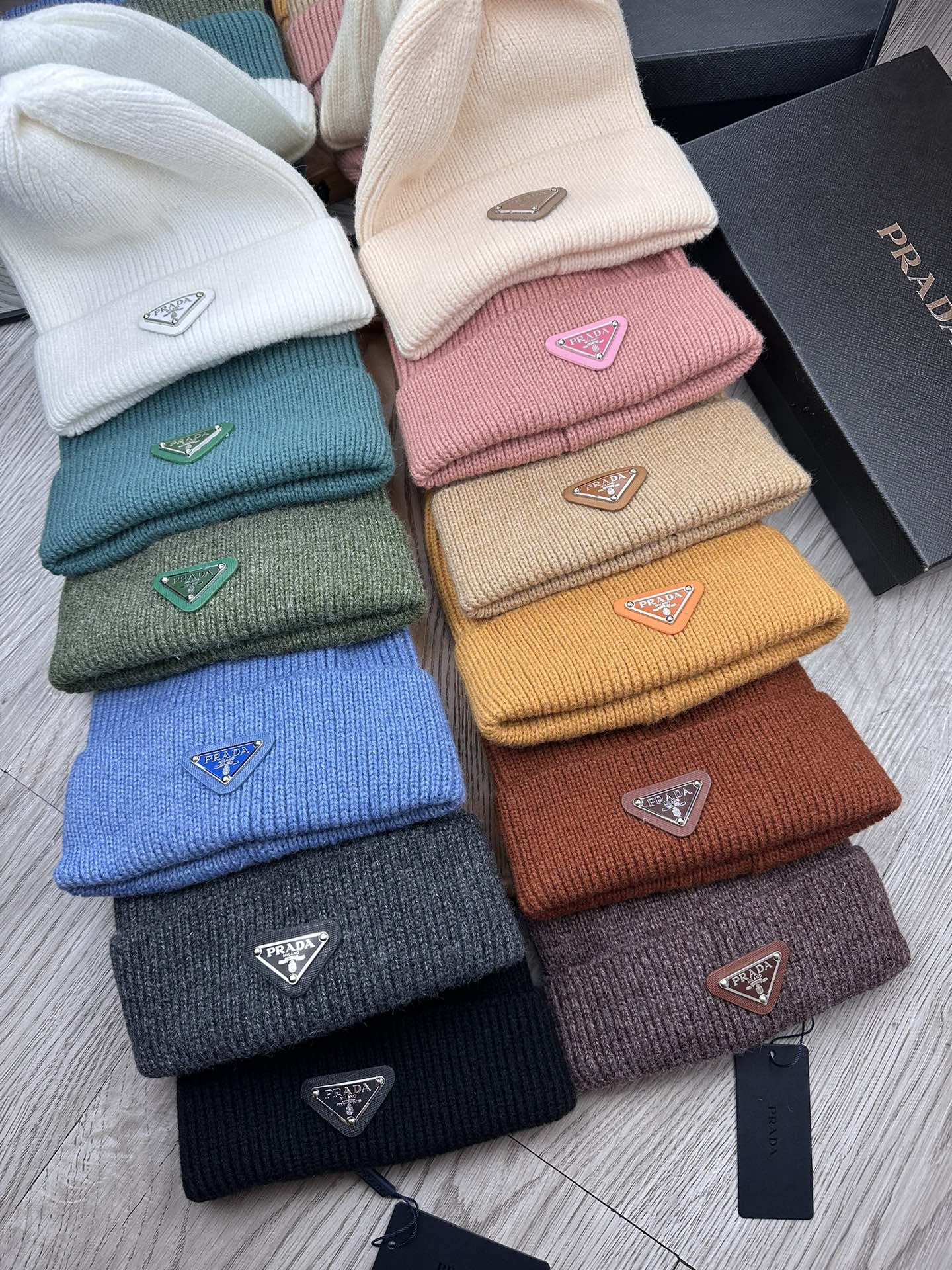 PRADA BEANIE HAT IN TEAL GREEN WOOL 332392
