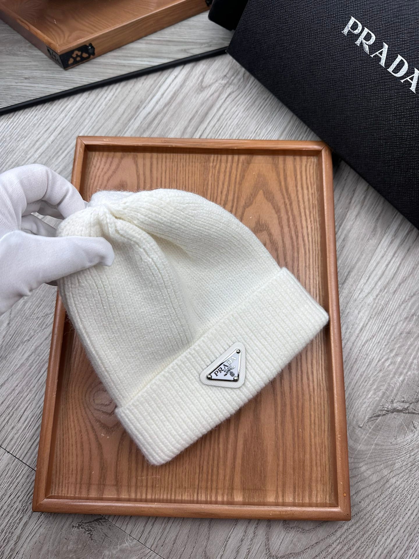 PRADA BEANIE HAT IN WHITE WOOL 332394