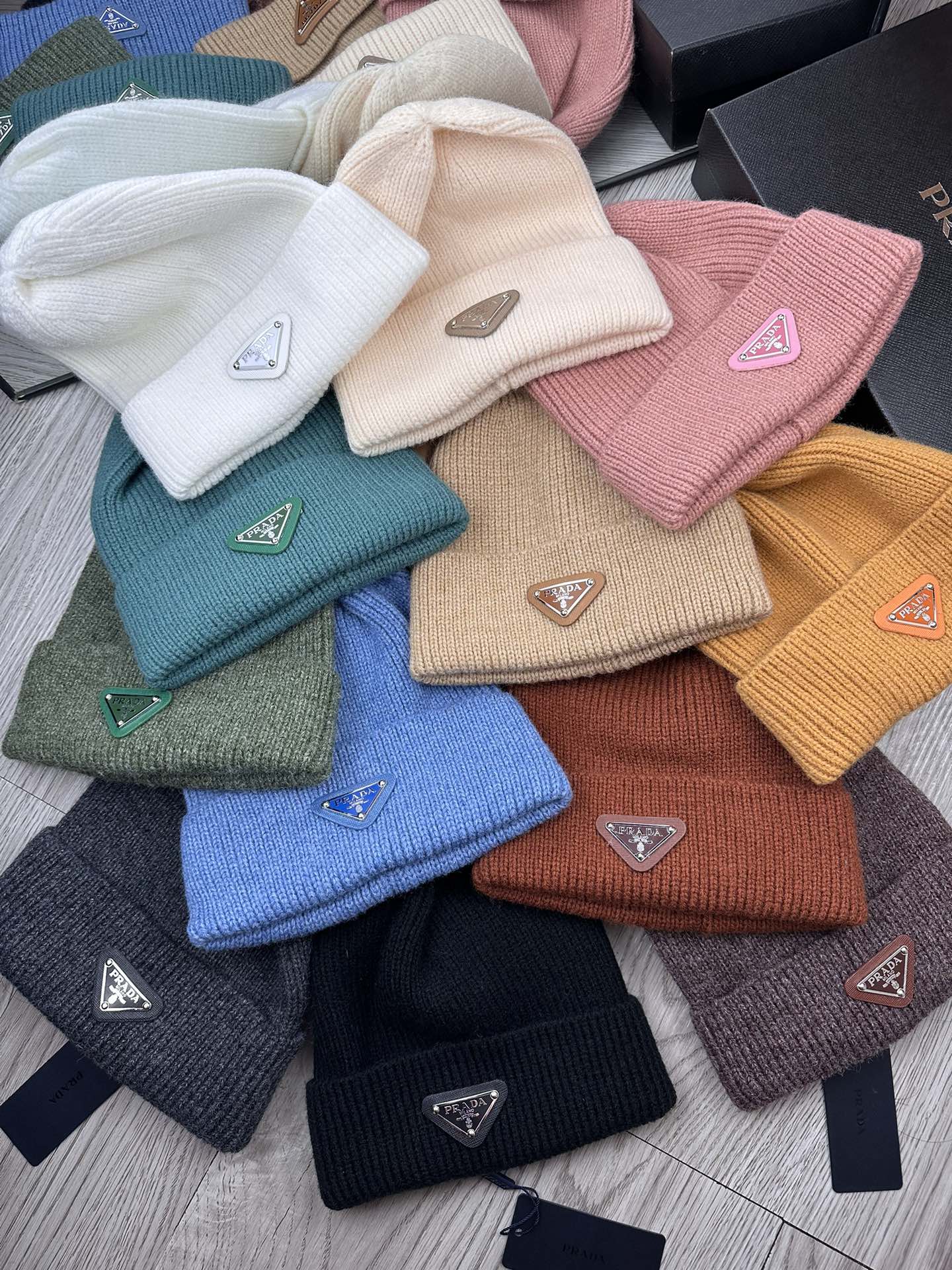 PRADA BEANIE HAT IN LIGHT BROWN WOOL 332402