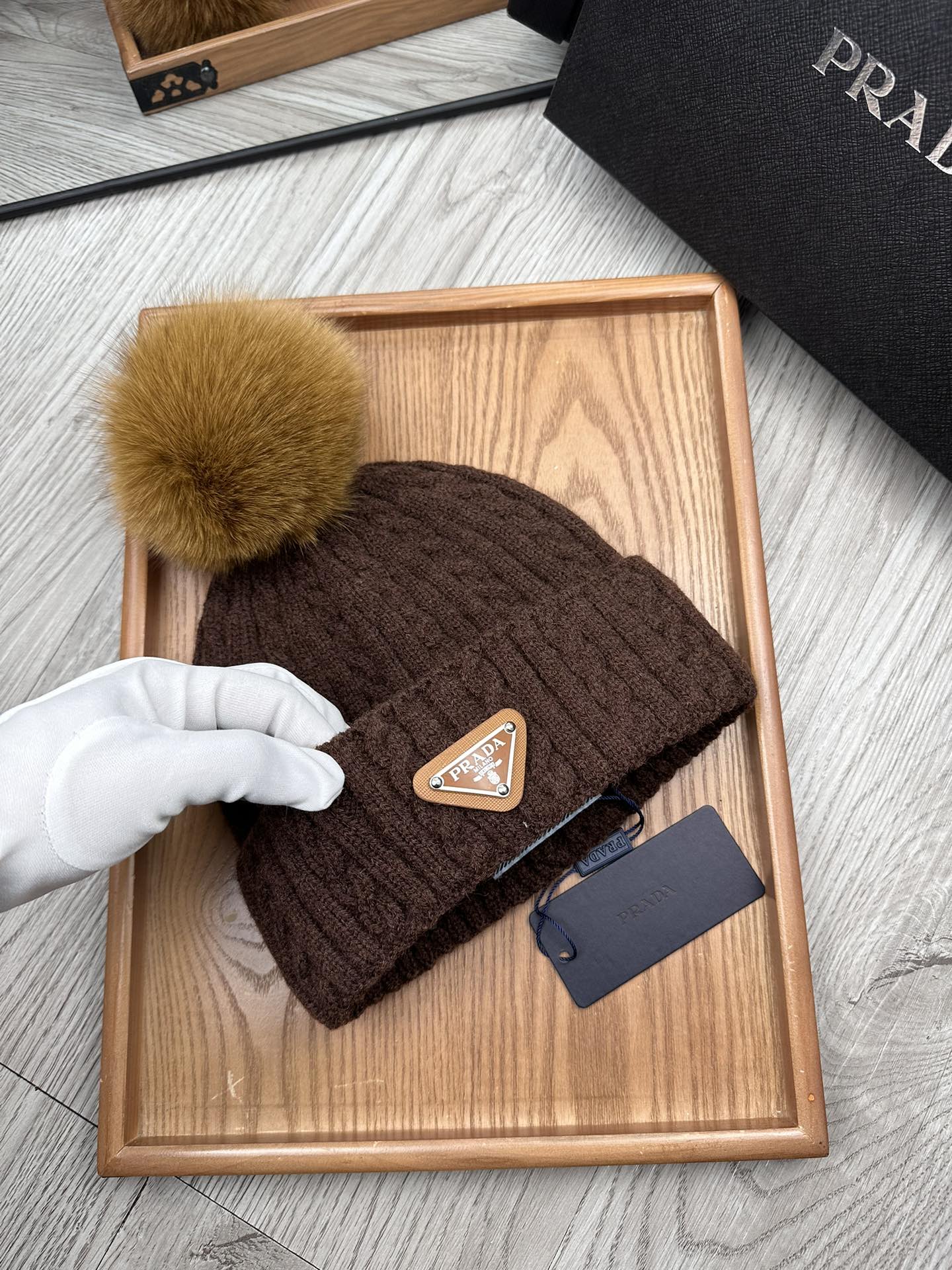PRADA BEANIE HAT IN CHOCOLATE BROWN WOOL 352364