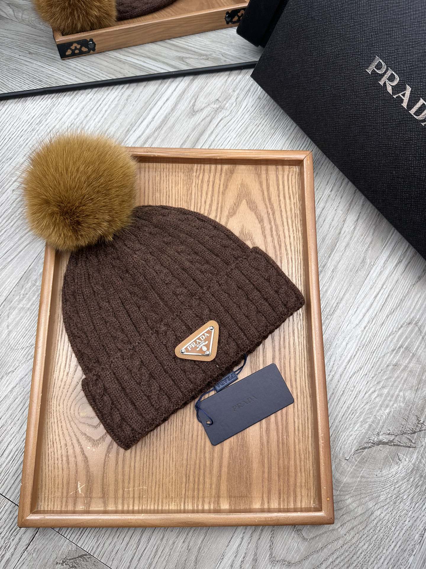 PRADA BEANIE HAT IN CHOCOLATE BROWN WOOL 352364