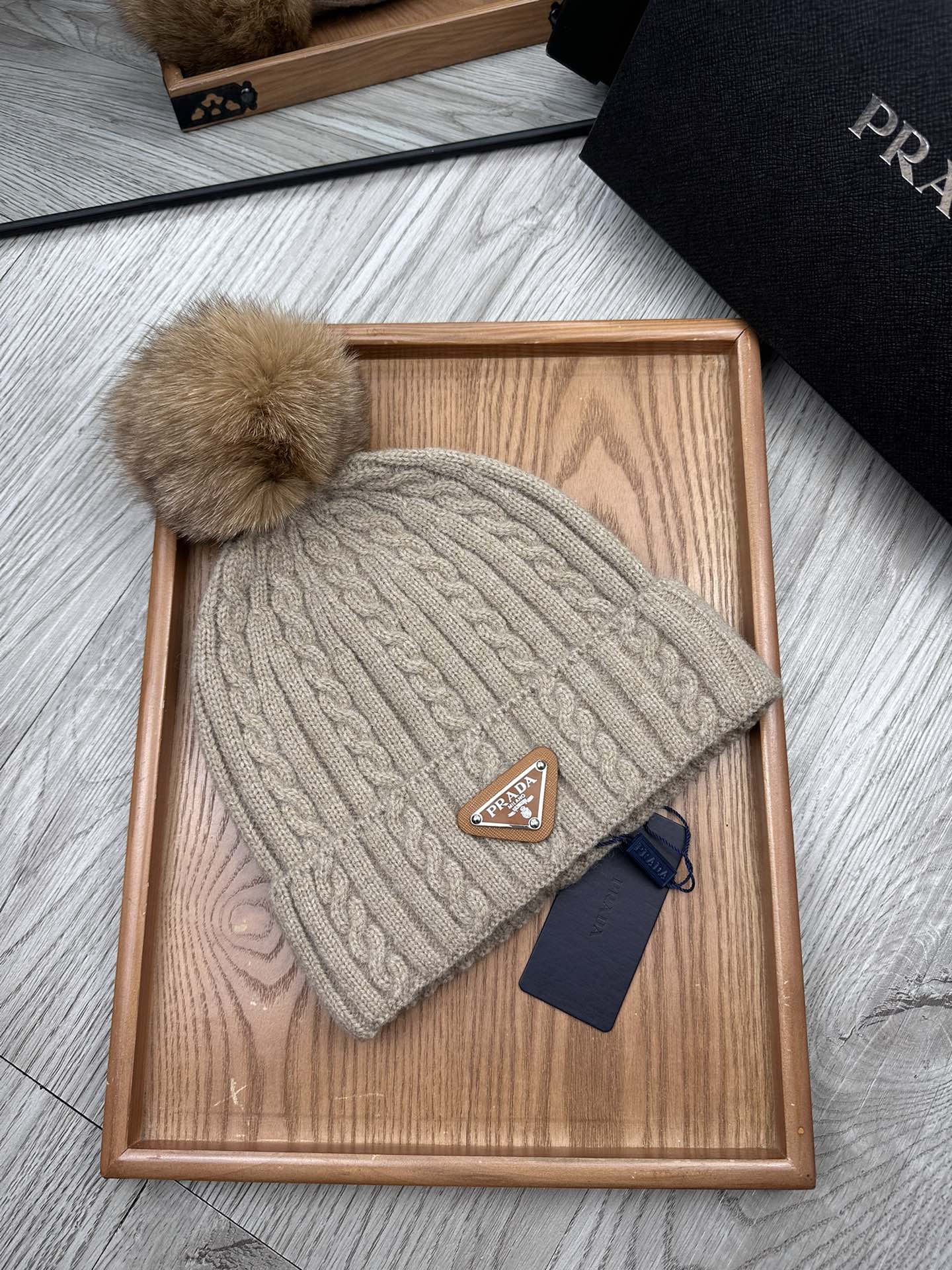 PRADA BEANIE HAT IN CAMEL BROWN WOOL 352367