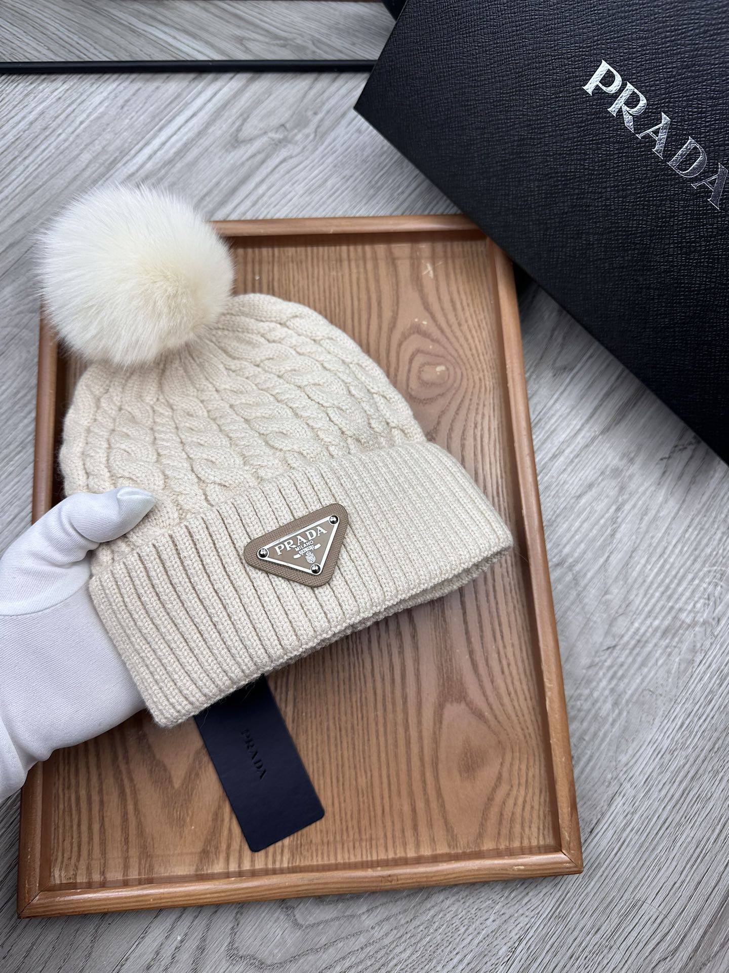 PRADA BEANIE HAT IN PARCHMENT BEIGE WOOL 352377