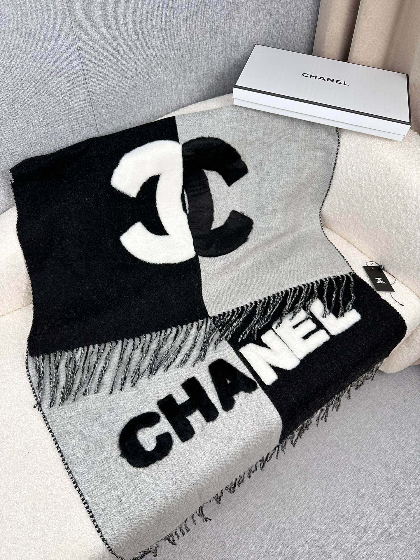 CHANEL SCARF 200 CM IN BLACK MIX HARBOR GRAY CASHMERE AND WOOL 399797