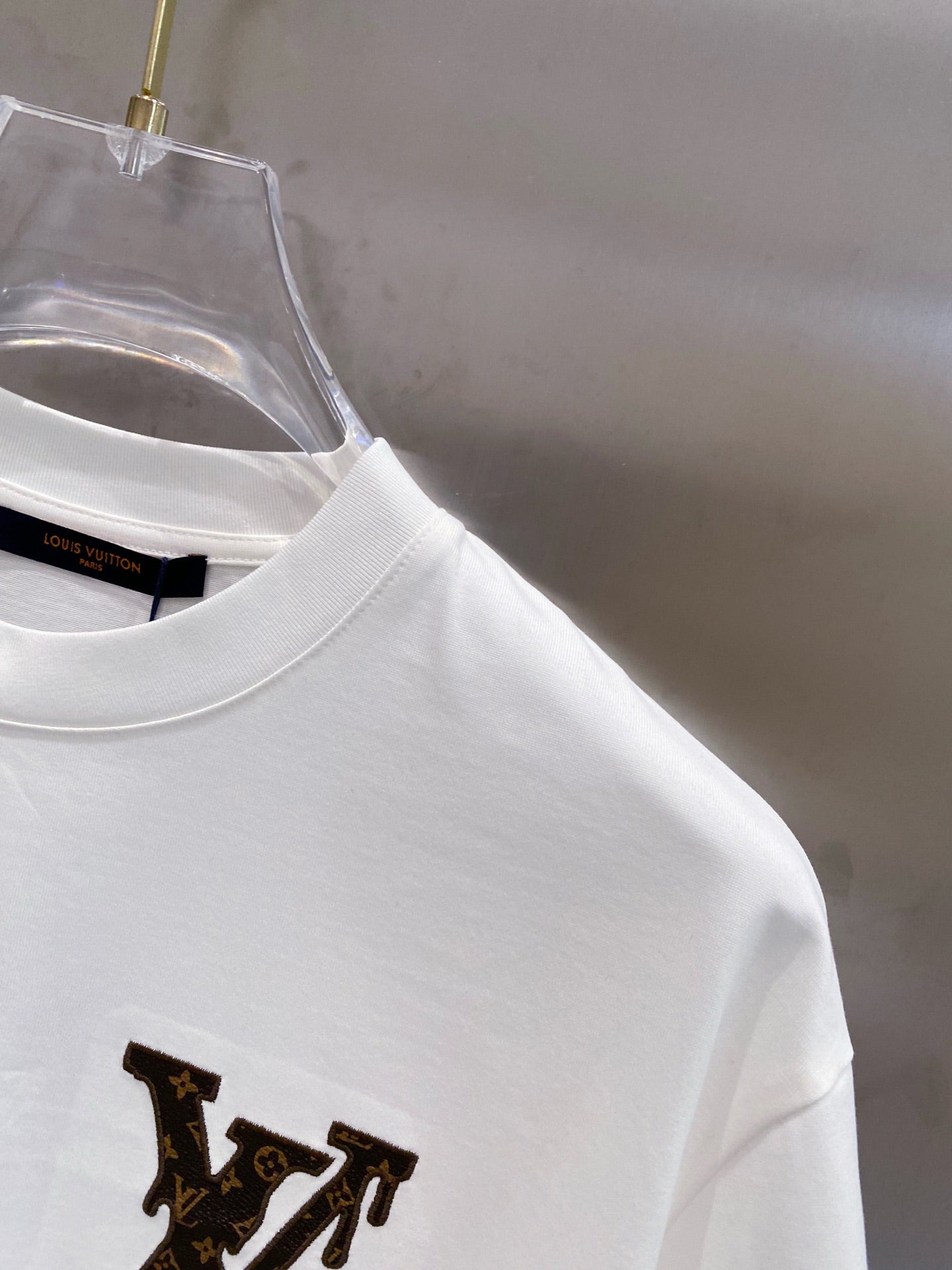 LOUIS VUITTON LV EMBROIDERED LOGO T-SHIRT IN WHITE COTTON 238831