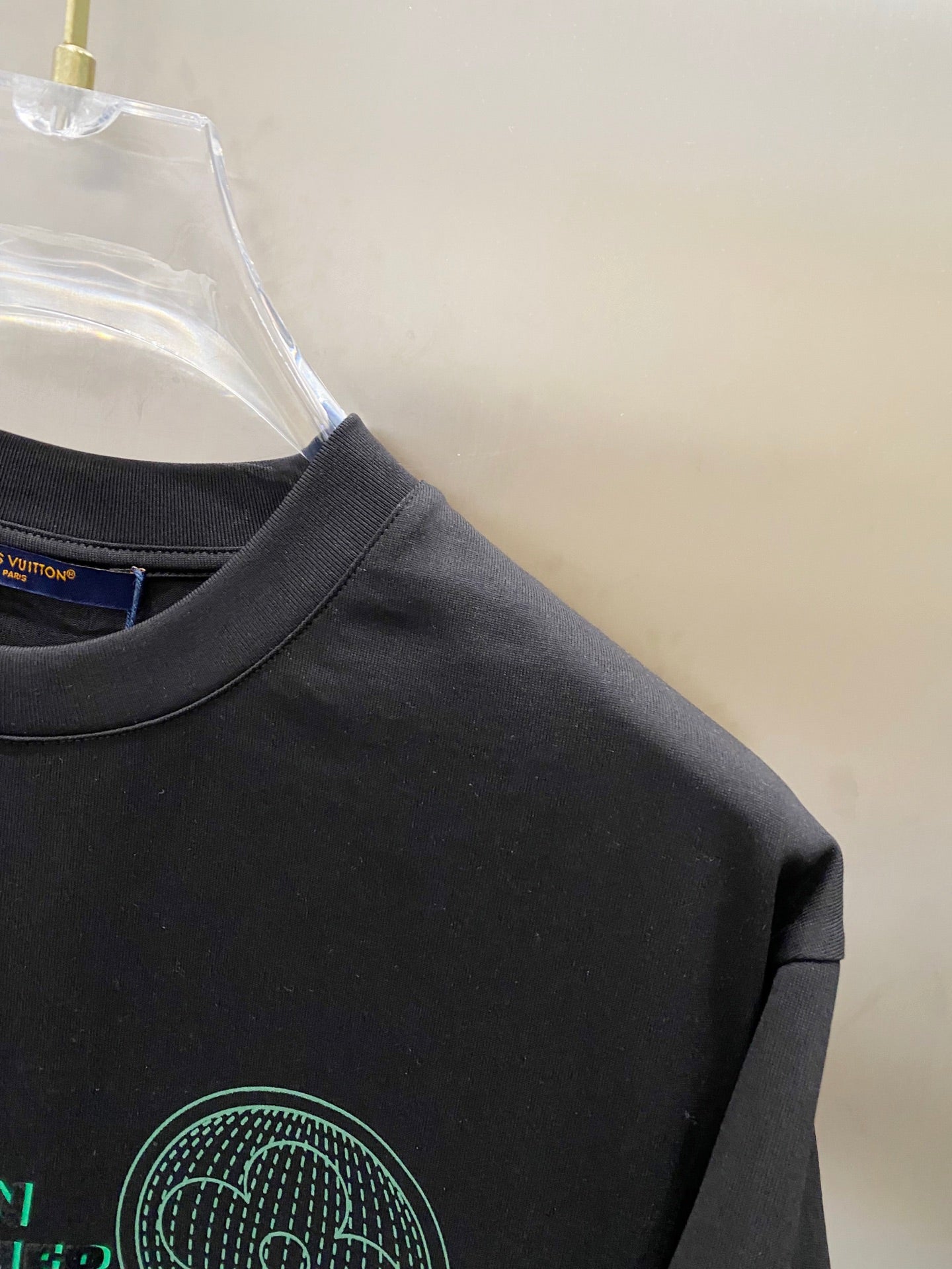 LOUIS VUITTON LV BLACK COTTON T-SHIRT GREEN LOGO PRINT 238842