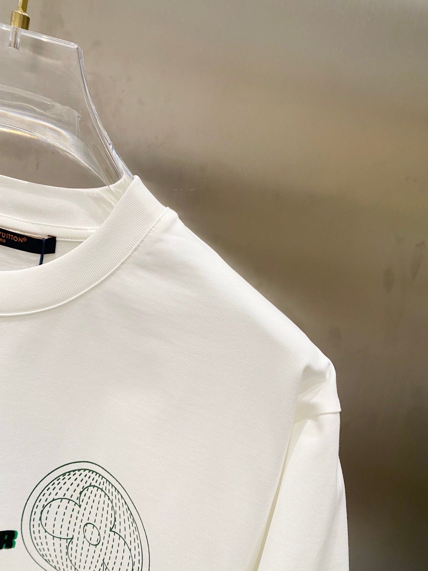 LOUIS VUITTON LV WHITE COTTON T-SHIRT GREEN LOGO PRINT 238843