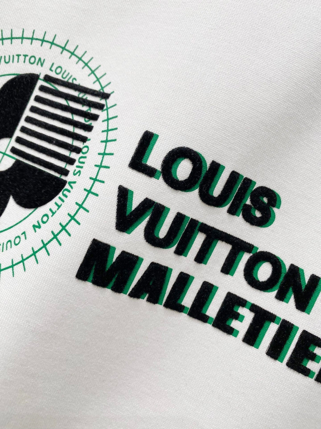 LOUIS VUITTON LV WHITE COTTON T-SHIRT GREEN LOGO PRINT 238843