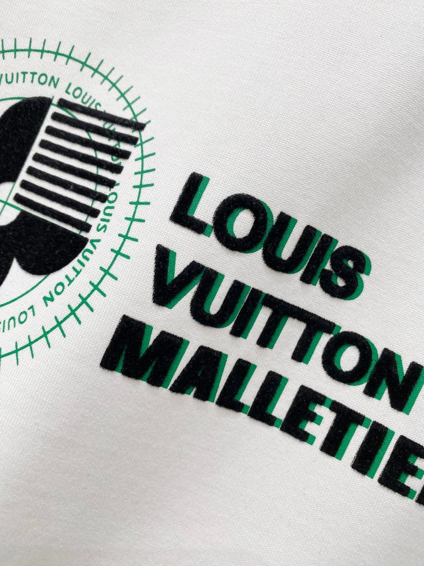 LOUIS VUITTON LV WHITE COTTON T-SHIRT GREEN LOGO PRINT 238843