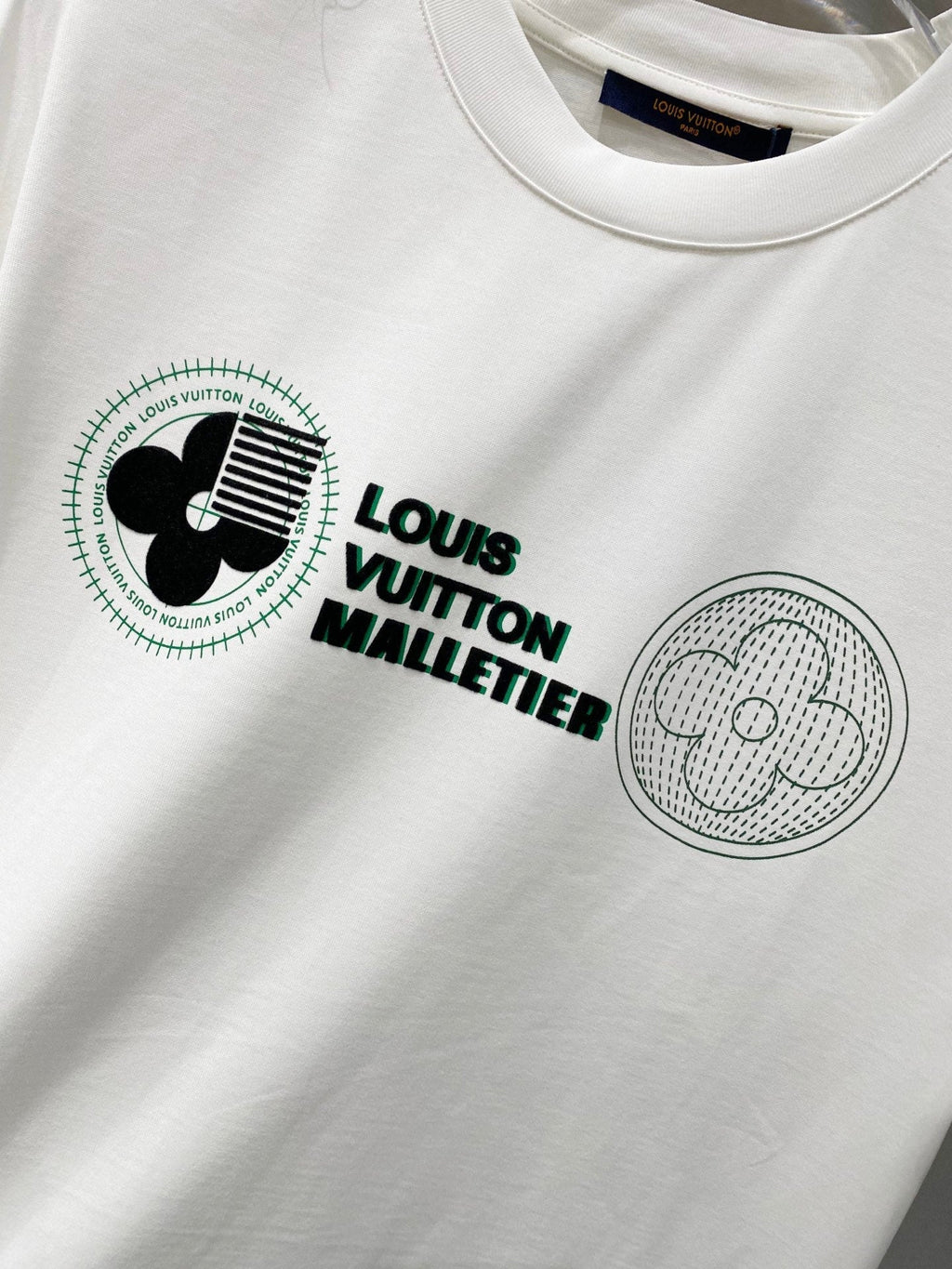 LOUIS VUITTON LV WHITE COTTON T-SHIRT GREEN LOGO PRINT 238843