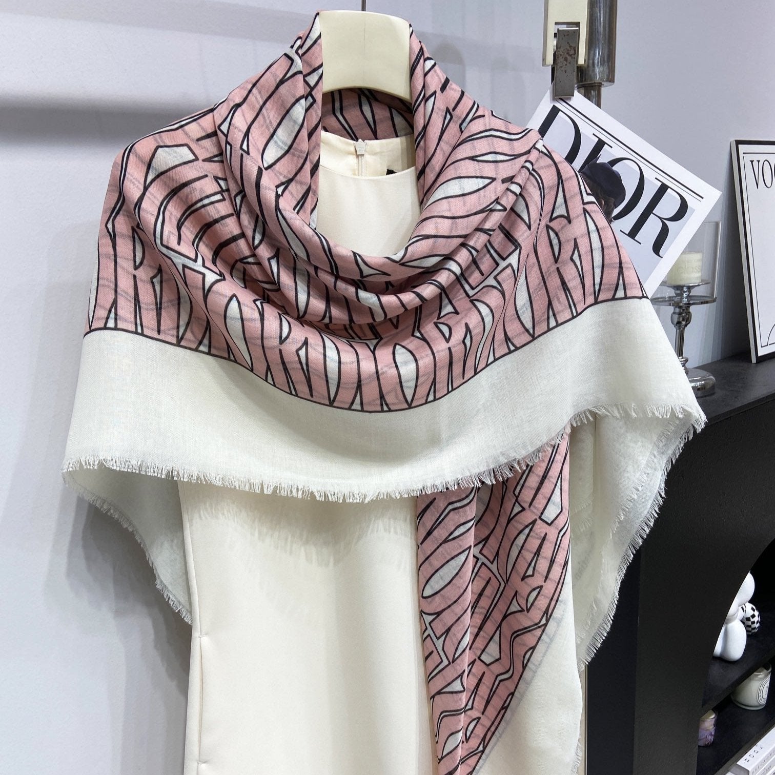 DIOR MISS ALLOVER SHAWL 140 CM IN PALE PINK MIX WHITE SILK CASHMERE 411631