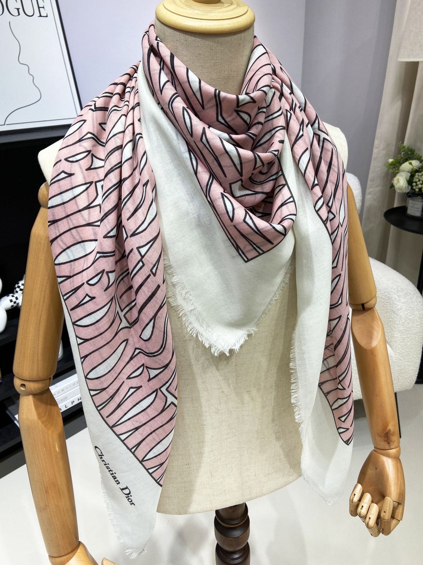 DIOR MISS ALLOVER SHAWL 140 CM IN PALE PINK MIX WHITE SILK CASHMERE 411631