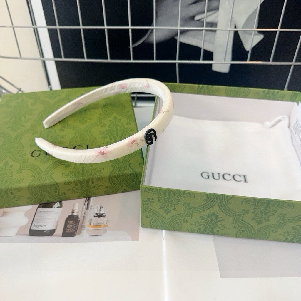 GUCCI HEADBAND IN WHITE FLOWER PRINT SILK 418913