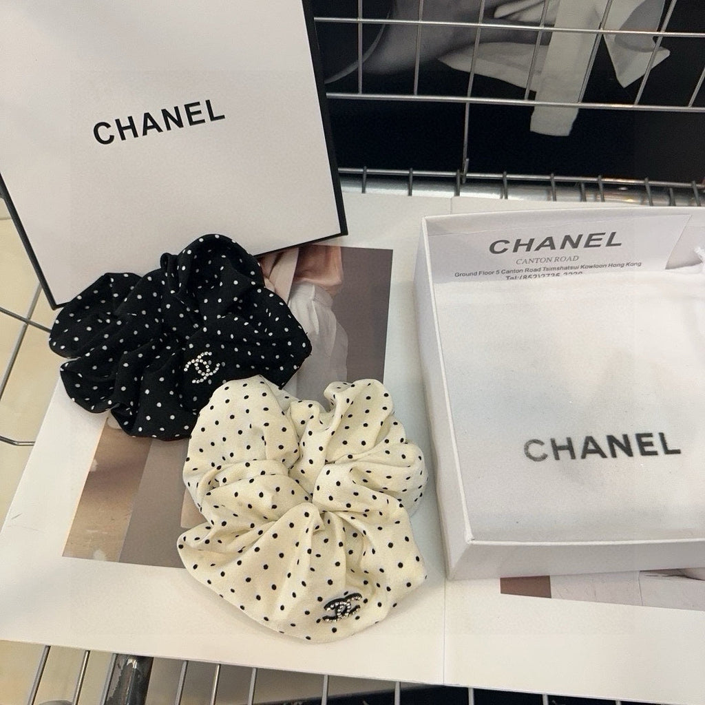 CHANEL WHITE DOT FABRIC SCRUNCHIE 418927