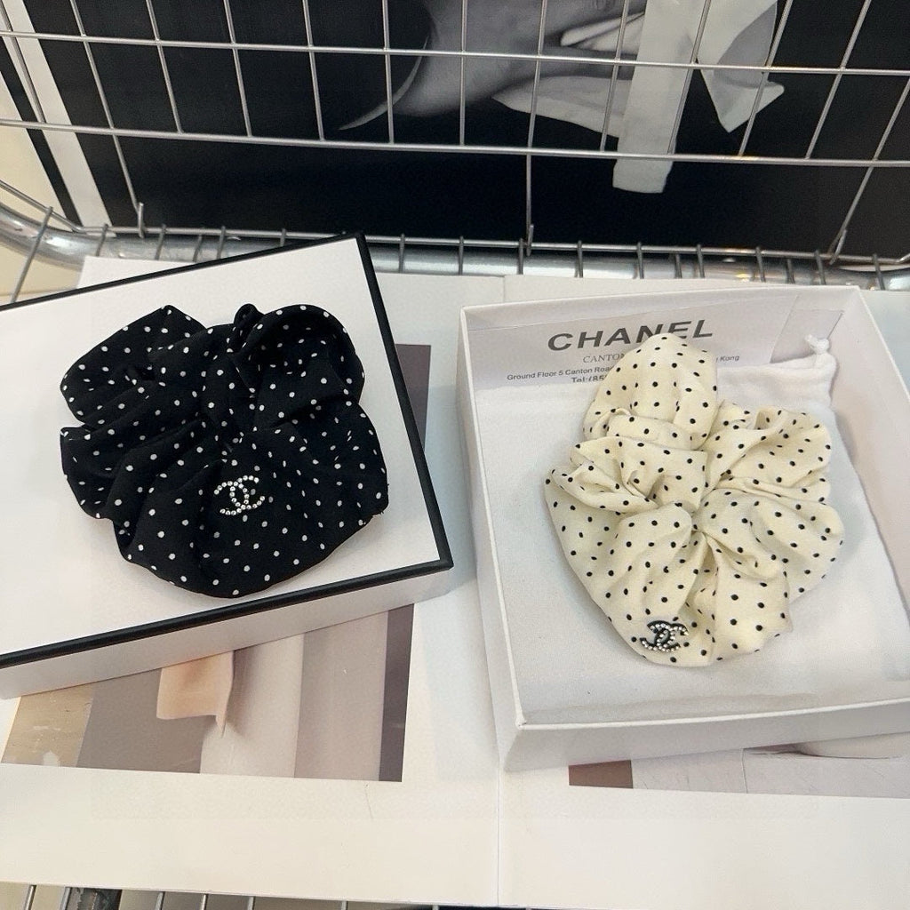CHANEL WHITE DOT FABRIC SCRUNCHIE 418927
