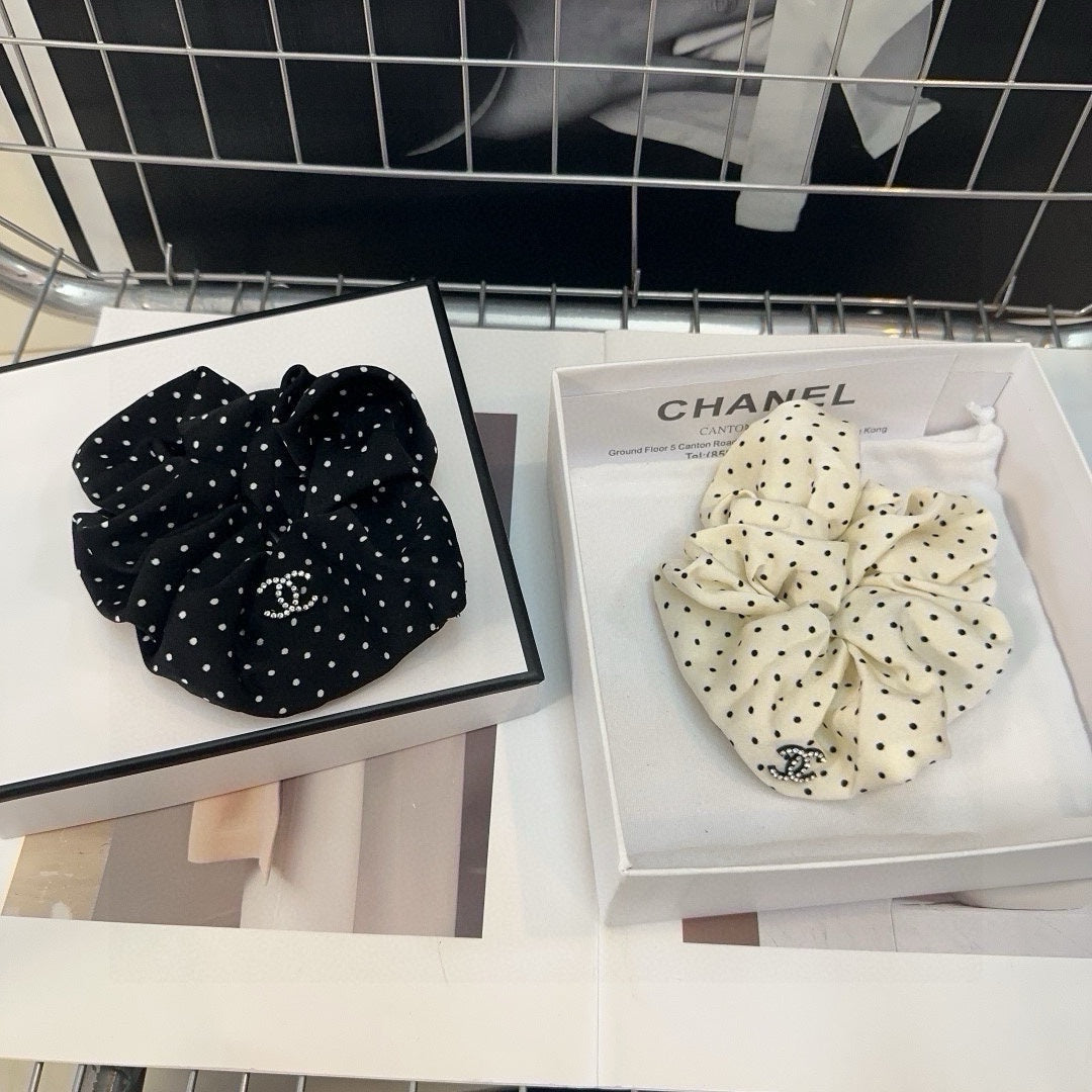 CHANEL WHITE DOT FABRIC SCRUNCHIE 418927