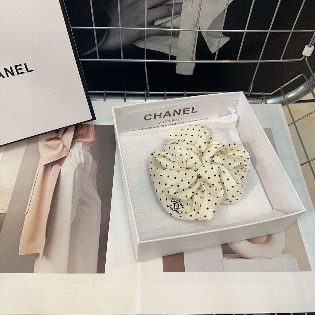 CHANEL WHITE DOT FABRIC SCRUNCHIE 418927