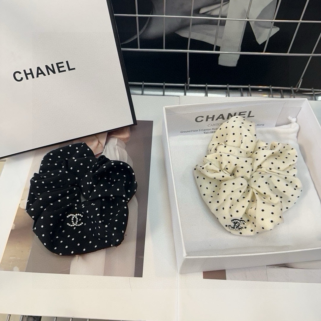 CHANEL WHITE DOT FABRIC SCRUNCHIE 418927