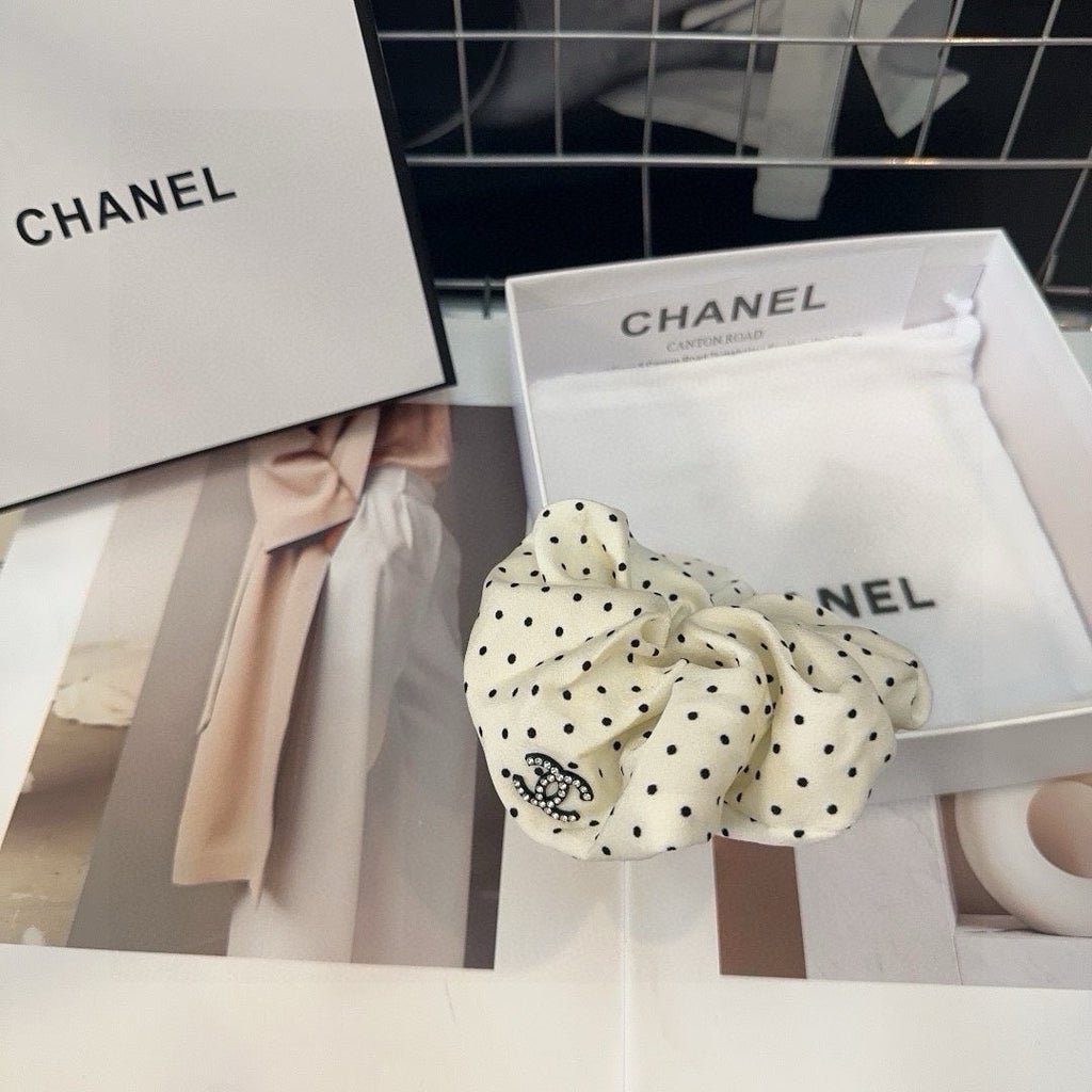 CHANEL WHITE DOT FABRIC SCRUNCHIE 418927