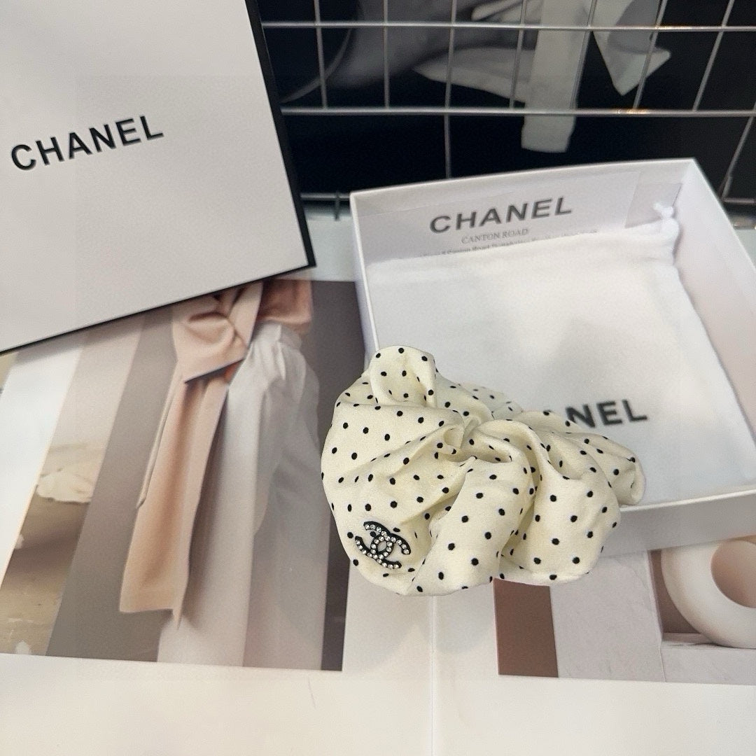 CHANEL WHITE DOT FABRIC SCRUNCHIE 418927