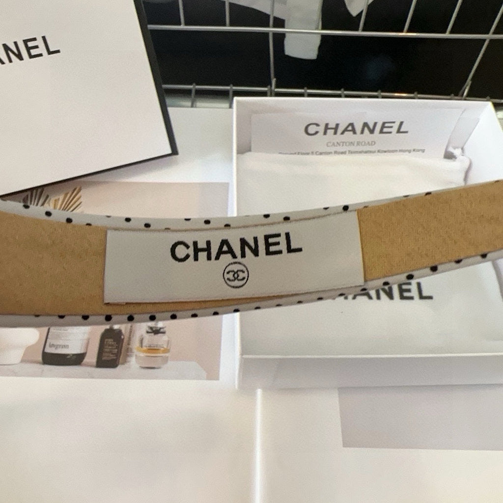 CHANEL WHITE FABRIC HAIRBAND 423657