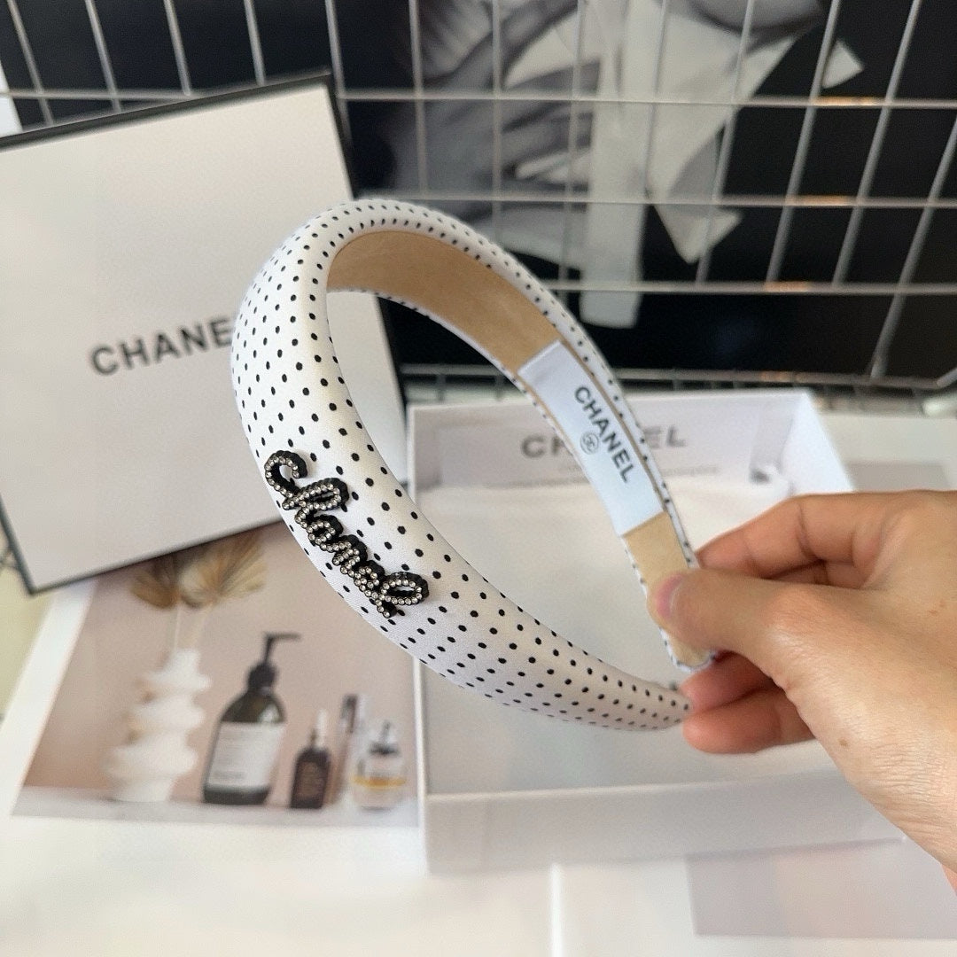 CHANEL WHITE FABRIC HAIRBAND 423657