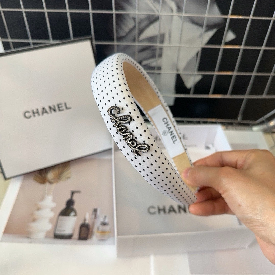 CHANEL WHITE FABRIC HAIRBAND 423657
