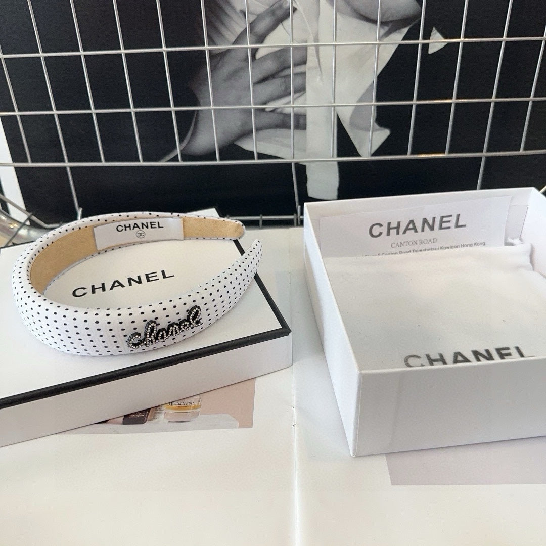 CHANEL WHITE FABRIC HAIRBAND 423657