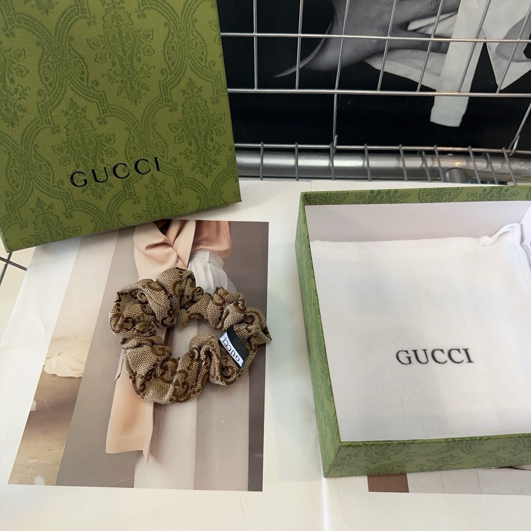 GUCCI SCRUNCHIE IN BEIGE AND EBONY CANVAS 429353