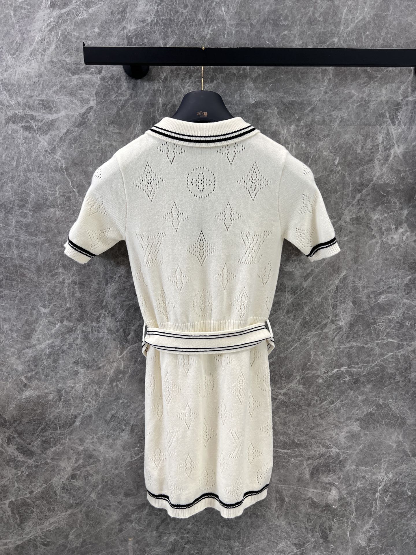 LOUIS VUITTON LV 25 White Monogram Wool