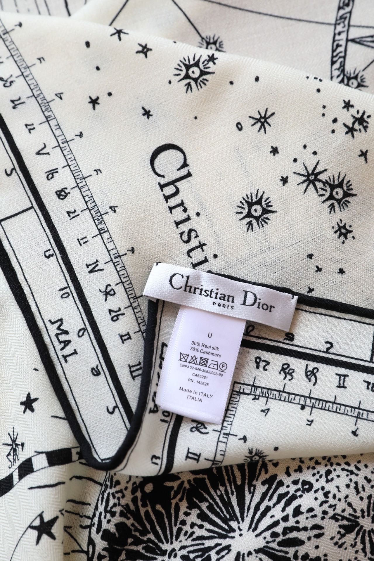 DIOR SQUARE SCARF 140 CM IN WHITE MIX BLACK MONOGRAM SILK 393135