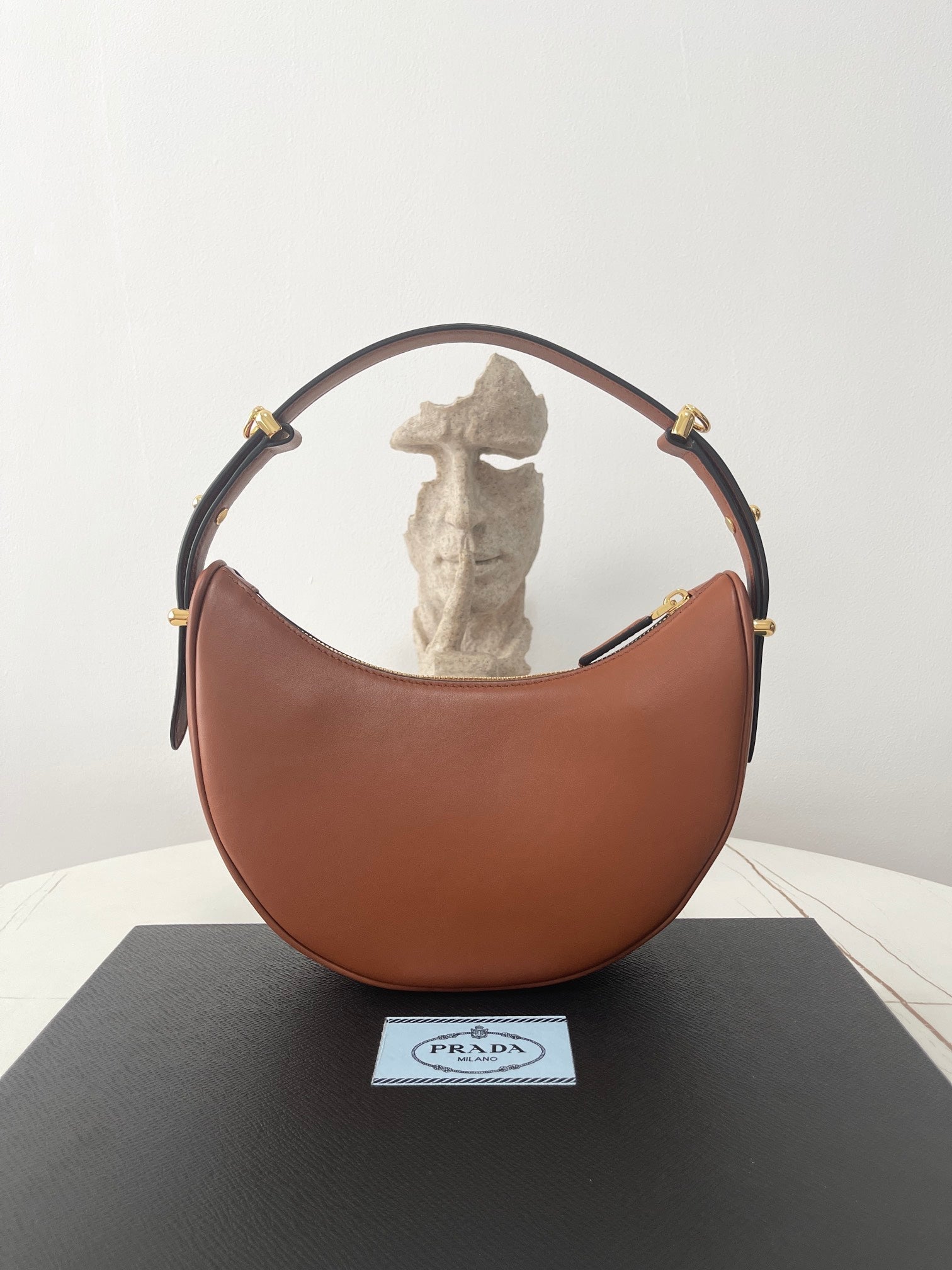PRADA ARQUÉ 22 SHOULDER BAG IN COGNAC BROWN LEATHER