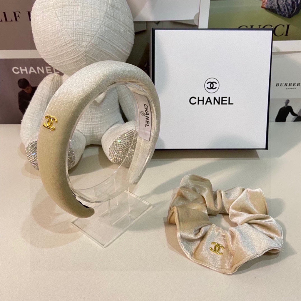 CHANEL WHITE VELVET HAIRBAND 124630