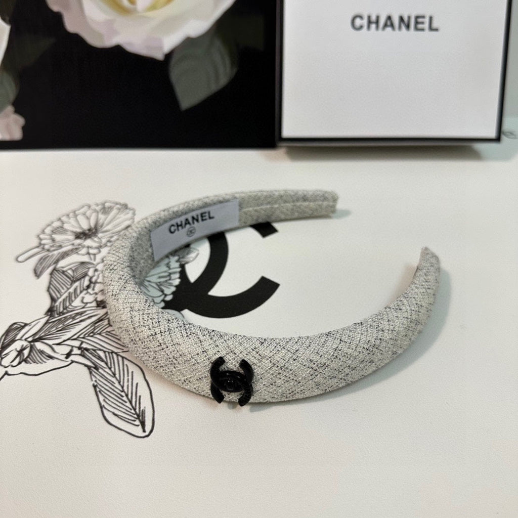 CHANEL WHITE TWEED HAIRBAND 124640