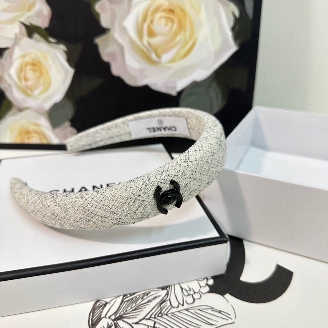CHANEL WHITE TWEED HAIRBAND 124640