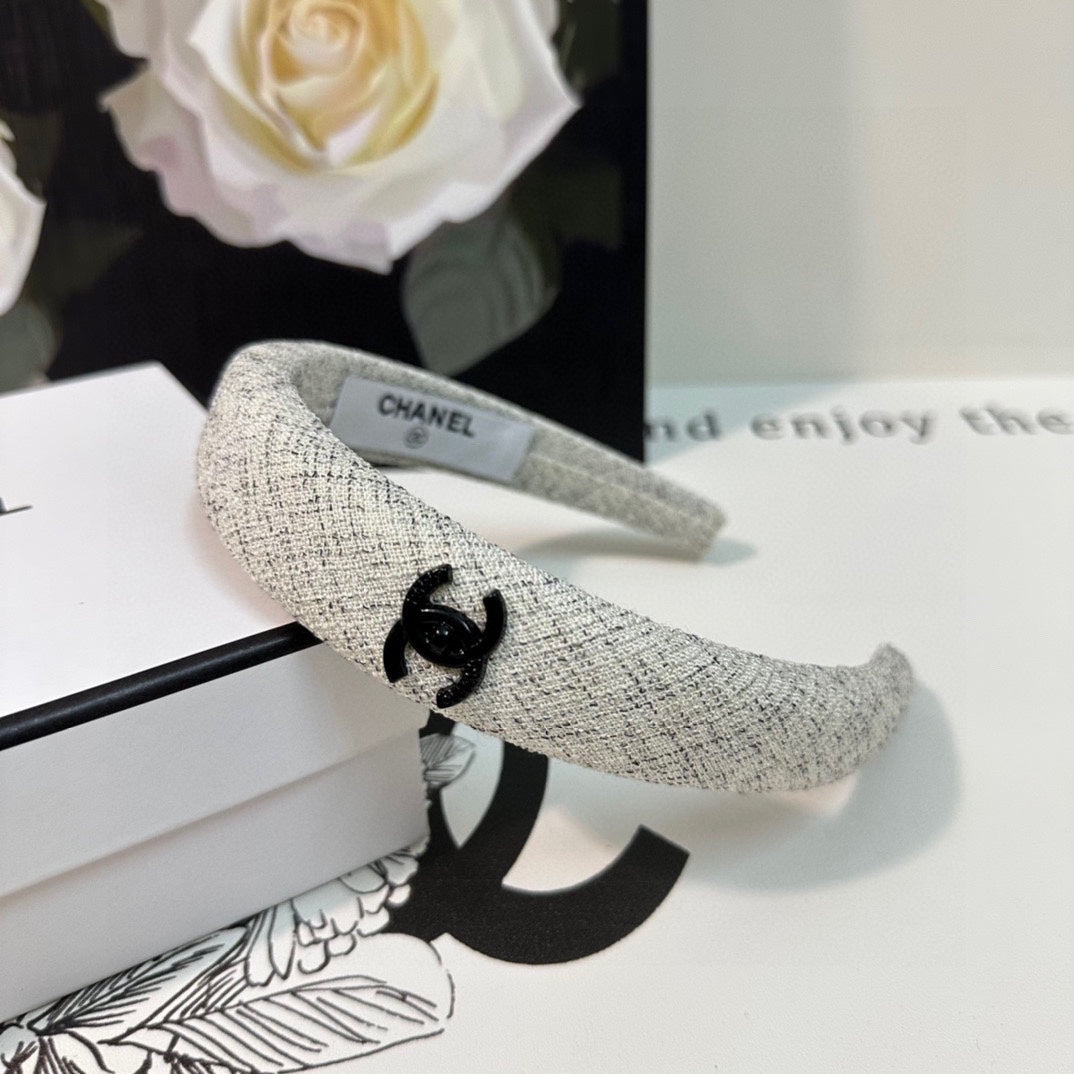 CHANEL WHITE TWEED HAIRBAND 124640