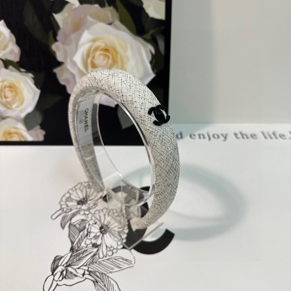 CHANEL WHITE TWEED HAIRBAND 124640