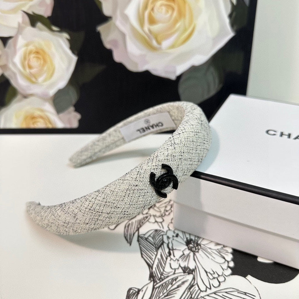 CHANEL WHITE TWEED HAIRBAND 124640