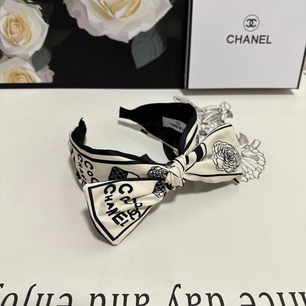 CHANEL WHITE MIX BLACK SILK HEADBAND 168589