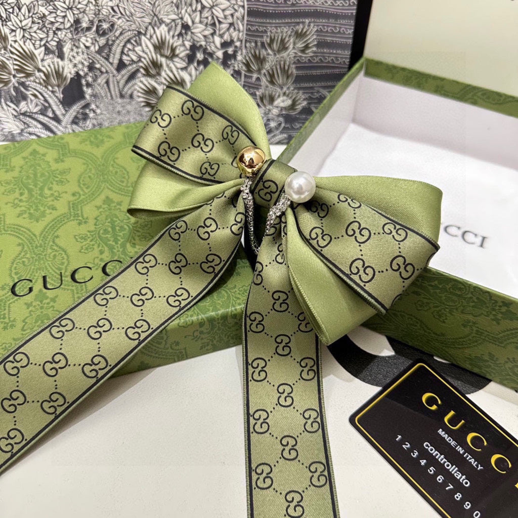 GUCCI RIBBON BOW HAIR CLIP IN OLIVE GREEN RE-NYLON ATTACHED PEARL 358261