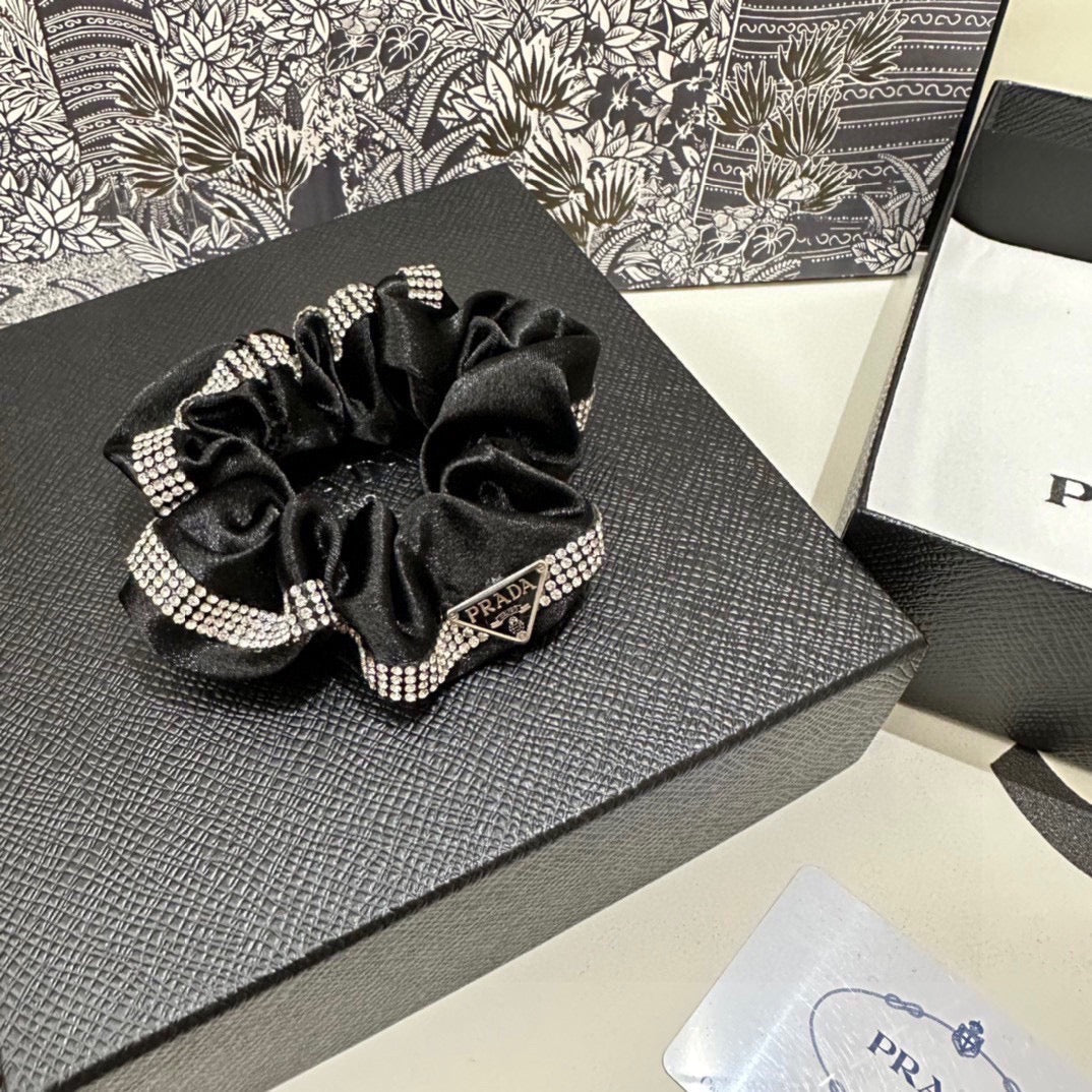 PRADA SCRUNCHIE IN BLACK VELVET WITH CRYSTAL CHAIN 369301