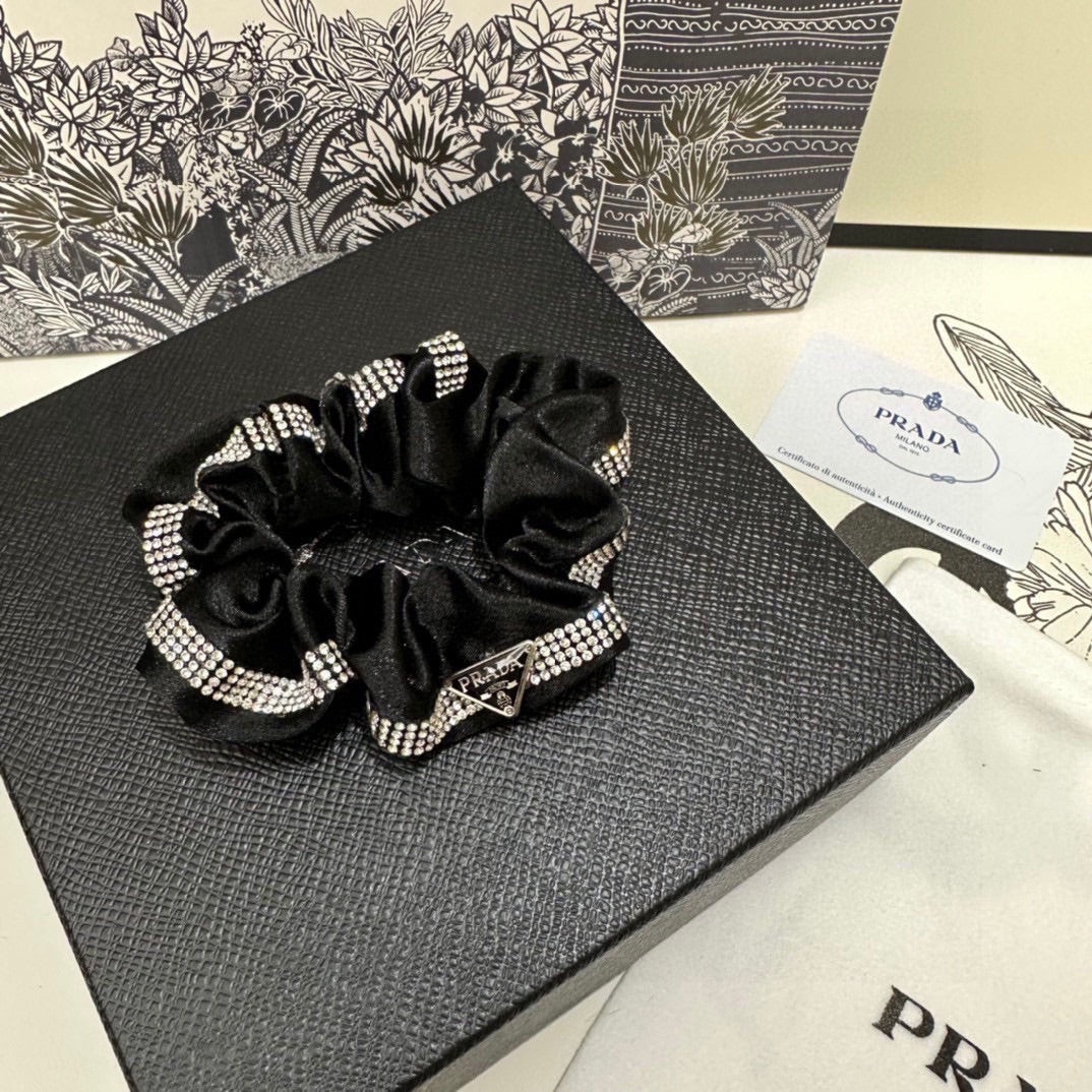PRADA SCRUNCHIE IN BLACK VELVET WITH CRYSTAL CHAIN 369301