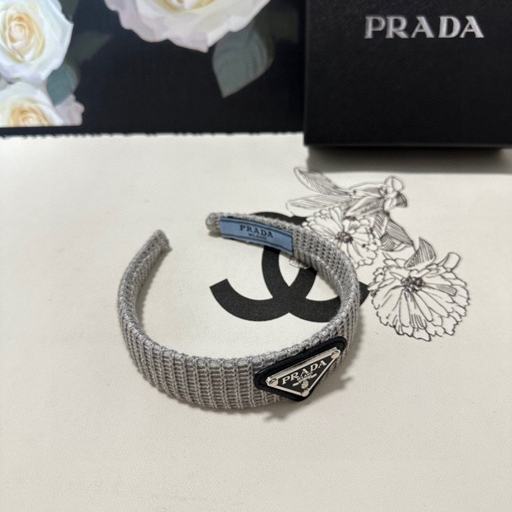 PRADA HAIRBAND IN PALE GRAY KNITTED WOOL 381467