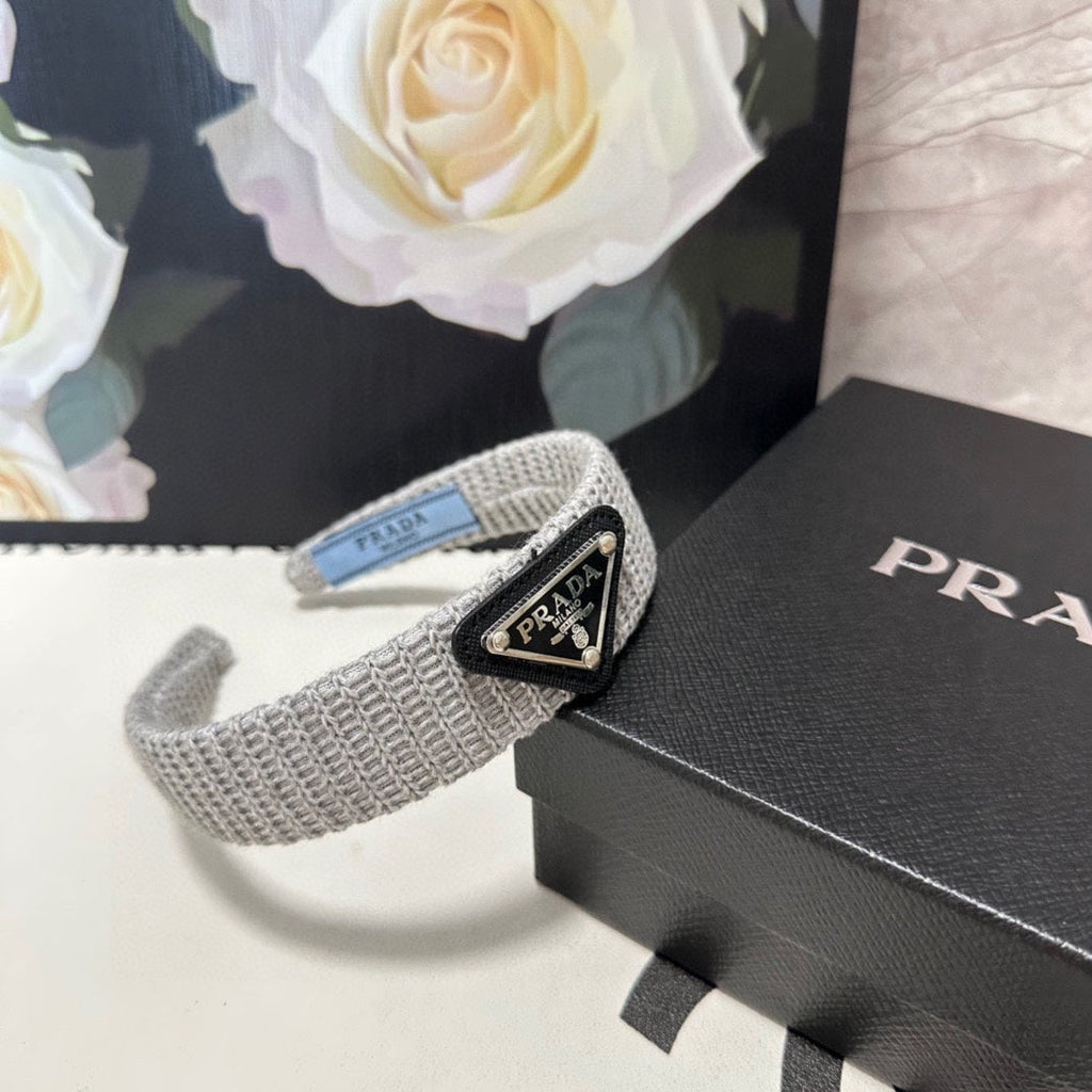 PRADA HAIRBAND IN PALE GRAY KNITTED WOOL 381467