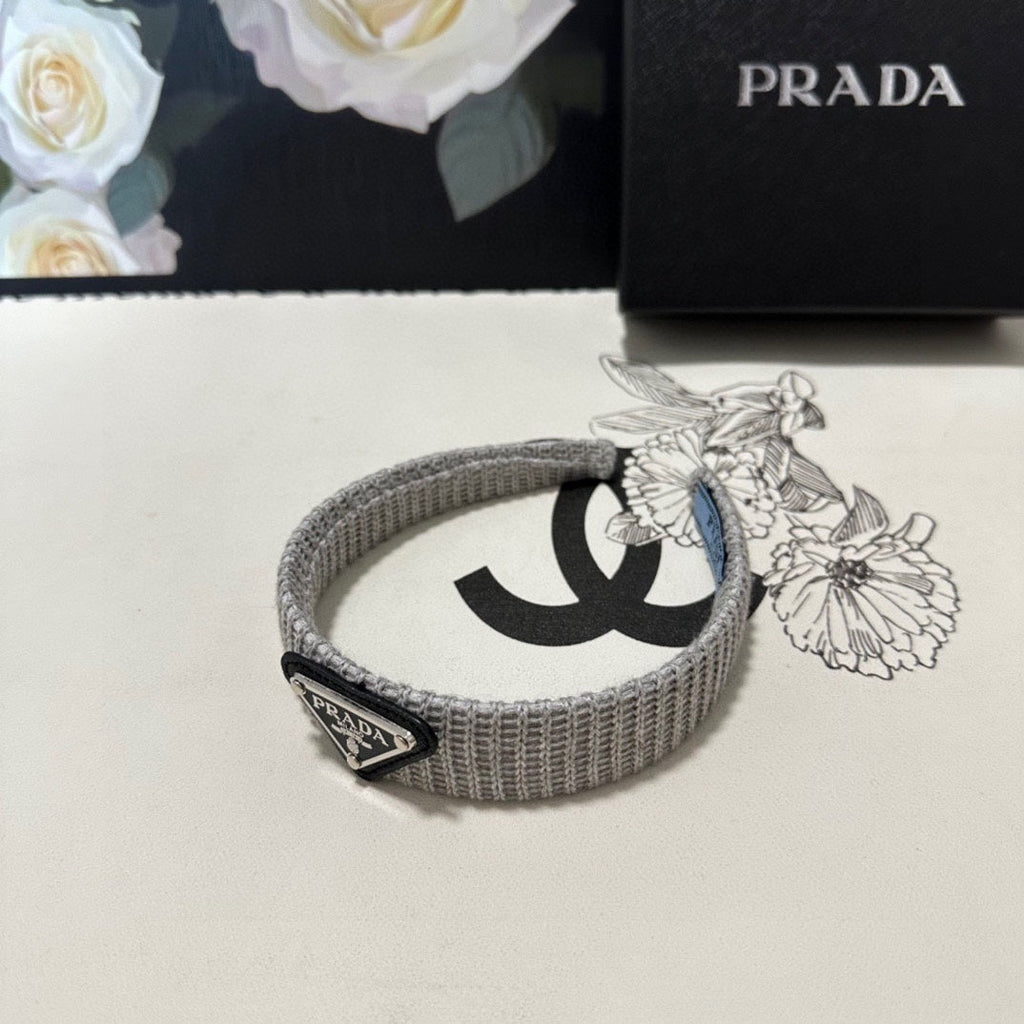 PRADA HAIRBAND IN PALE GRAY KNITTED WOOL 381467