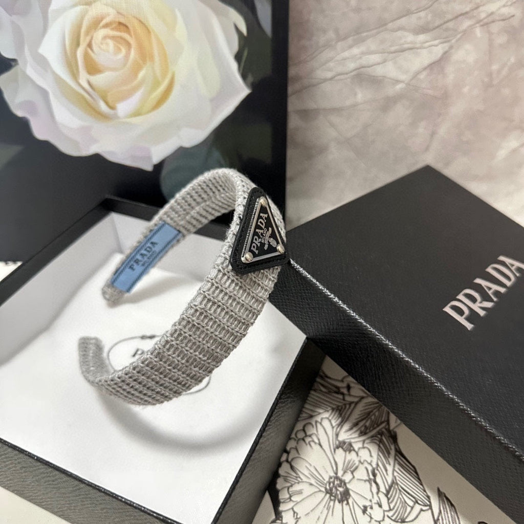 PRADA HAIRBAND IN PALE GRAY KNITTED WOOL 381467