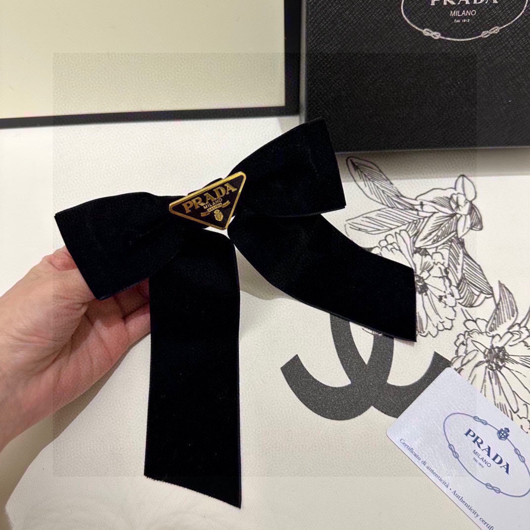 PRADA BOW HAIR CLIP IN BLACK VELVET 406114