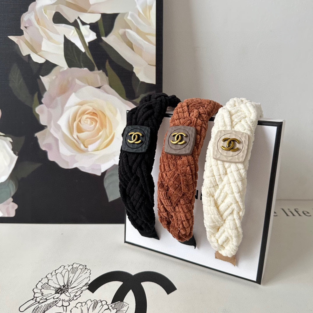 CHANEL WHITE WOOL HAIRBAND 412461
