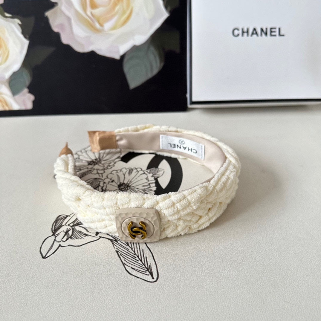 CHANEL WHITE WOOL HAIRBAND 412461
